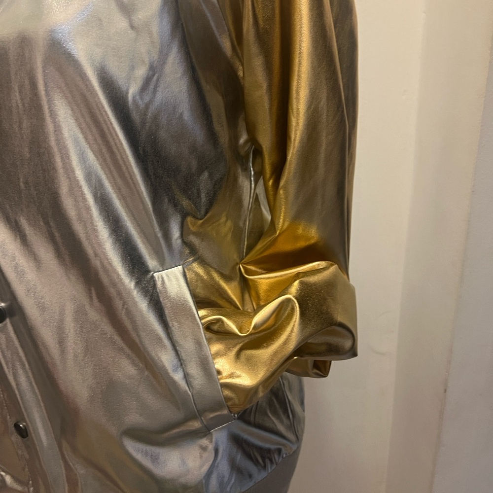 Stylish Metallic Bomber Jacket in Silver and Gold - Picture 3 of 7